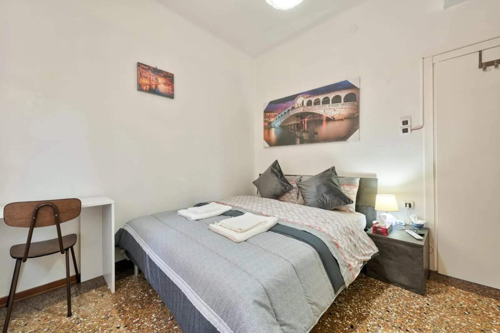 City Living Guest House Venice Room location