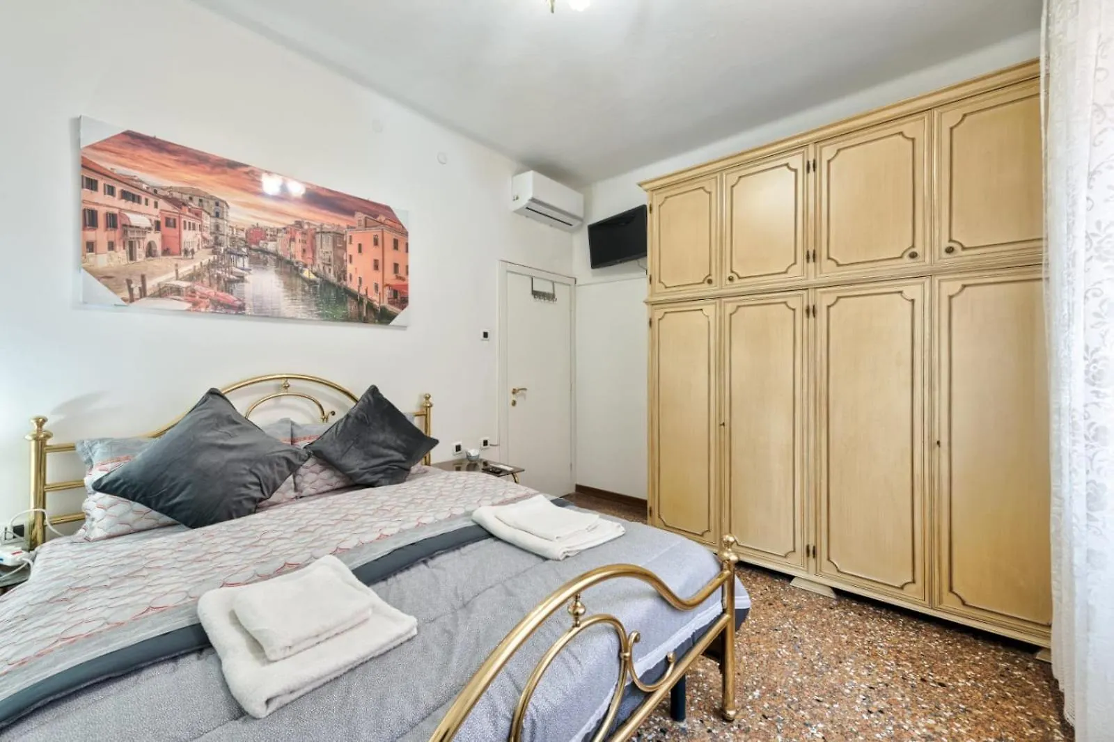 City Living Guest House Venice Room