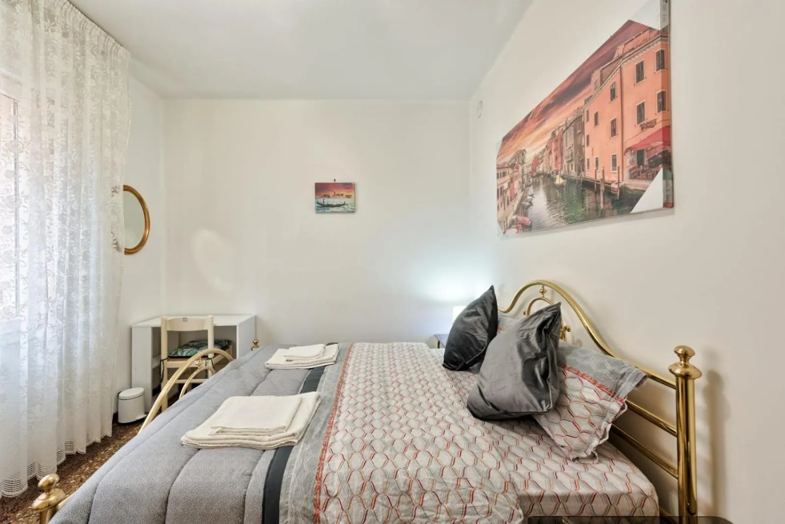 City Living Guest House Venice Room