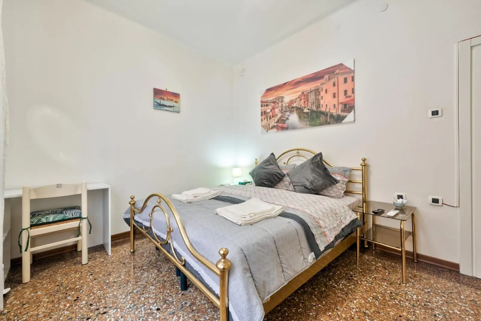 City Living Guest House Venice Room