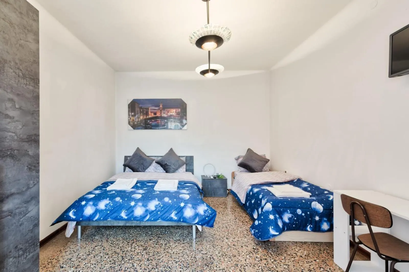 City Living Guest House Venice Room
